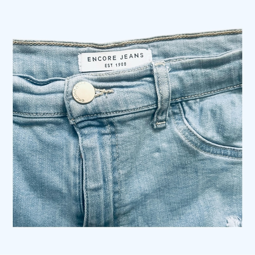Encore Jeans denim light blue raw hem distressed shorts 1X ripped detail stretch - Picture 5 of 13